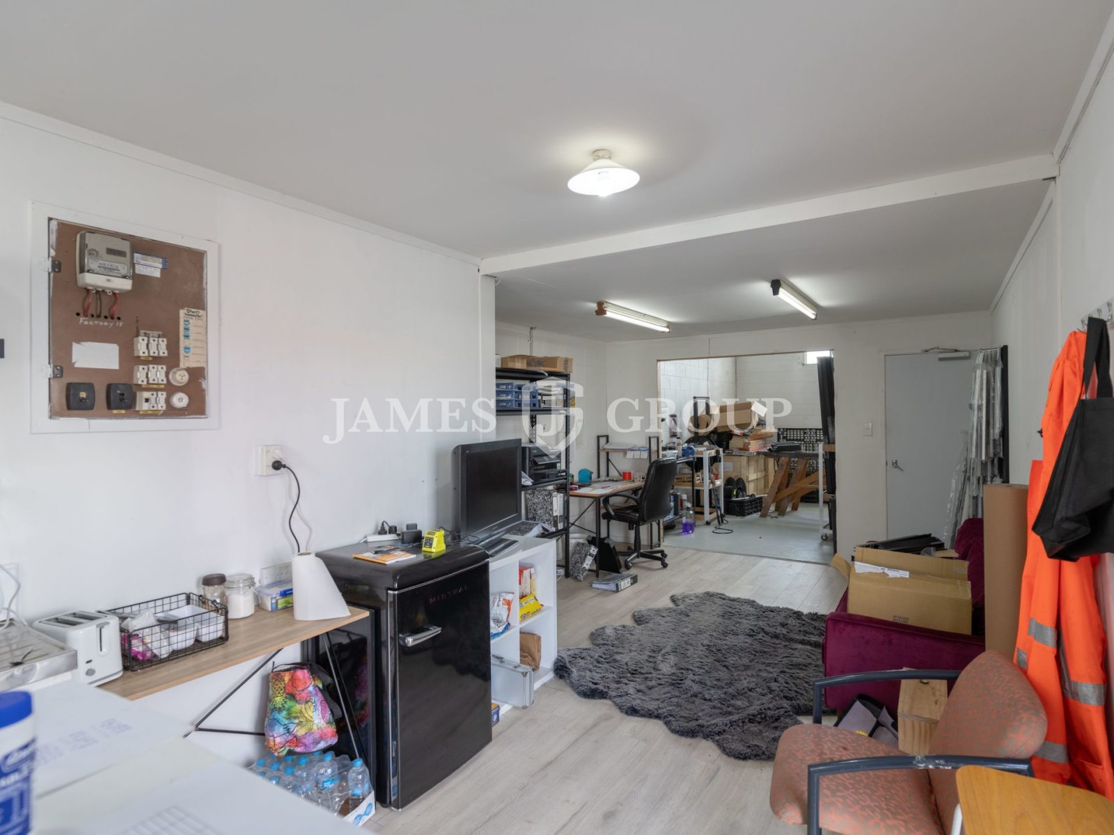 90sqm Wiri Industrial With Large Car Parks