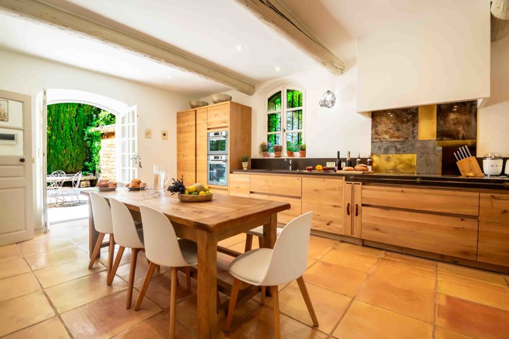 Photographs of Mas des Papillons villa in Provence - Image 11 of 45