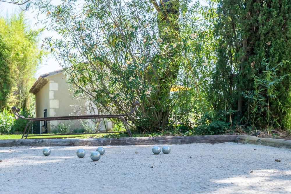 Photographs of Mas de Pagnol villa in Provence - Image 37 of 39