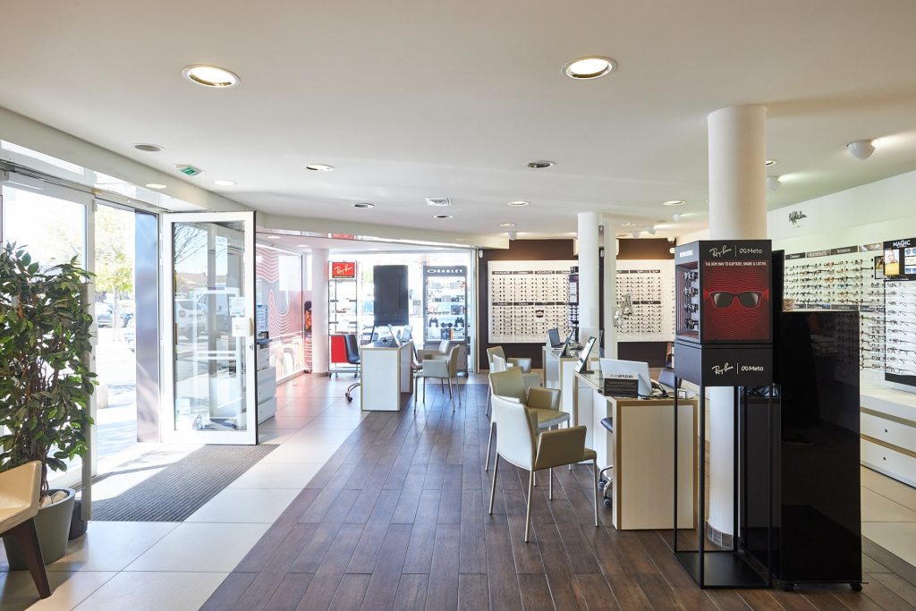 Magasin Opticien Super U - Zone Artisanale Port de Pêche 30240 LE GRAU-DU-ROI intérieur