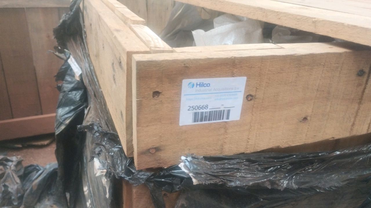Lote with 12250 Rotalock Refractory Anchors