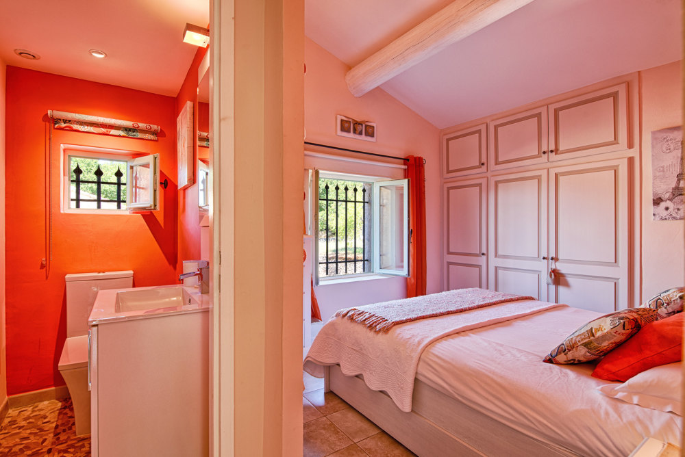 Photographs of Le Mas de la Route Neuve villa in Provence - Image 25 of 45