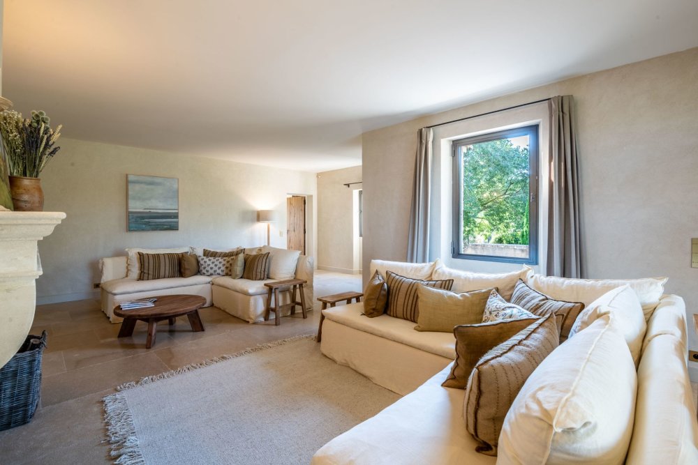 Photographs of Mas des Promesses villa in Provence - Image 11 of 52
