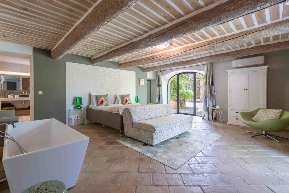 Photographs of Le Mas des Lavandins villa in Provence - Image 39 of 53