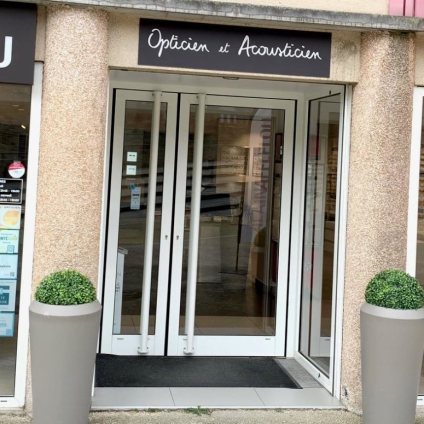 Magasin Opticien 9 place Duclos 22100 DINAN