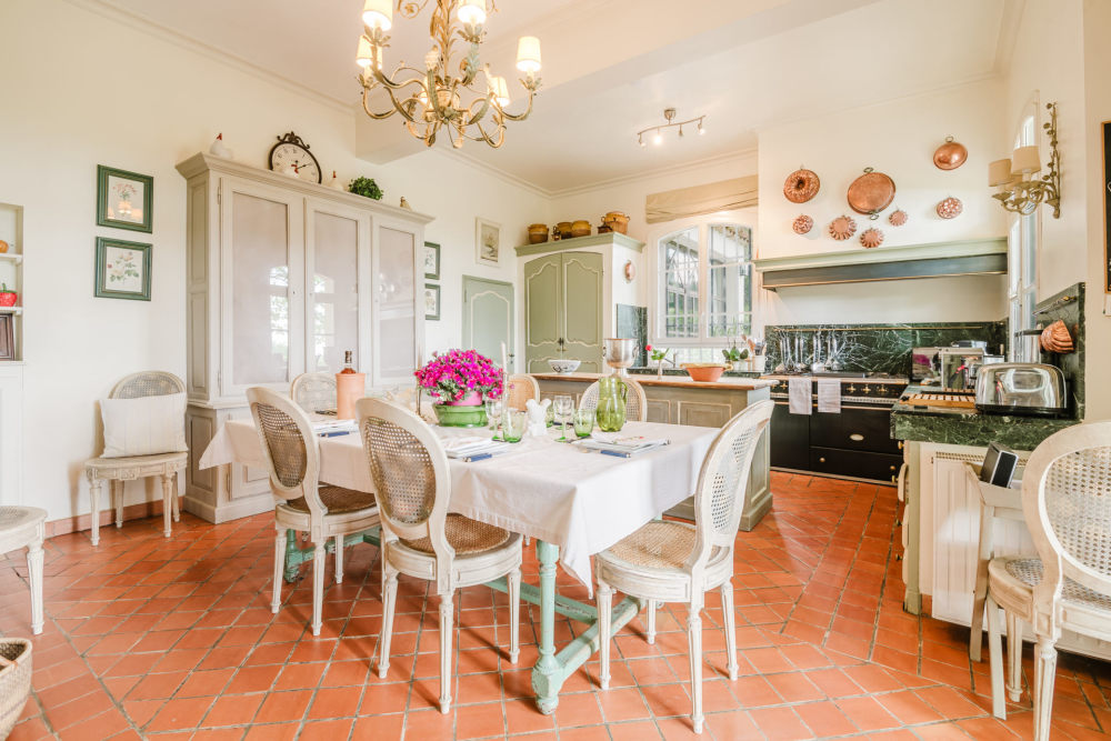 Photographs of Bastide Des Jardins villa in Provence - Image 9 of 52