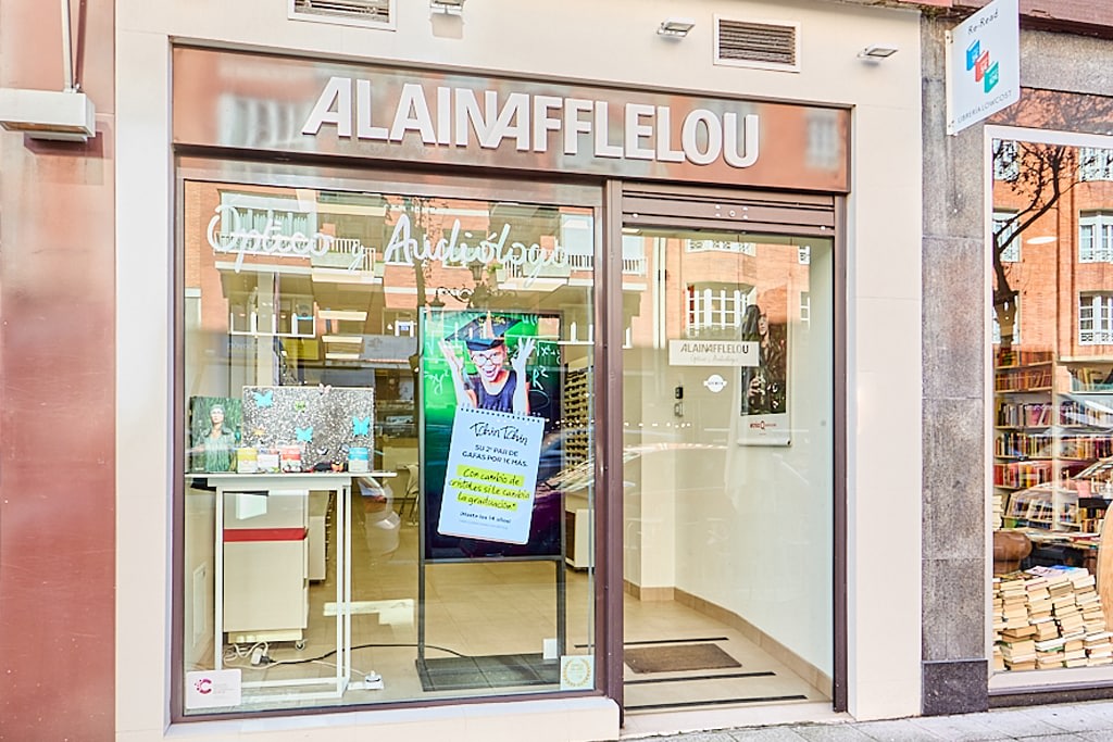 Tienda audiólogo C.C. CARREFOUR AZABACHE - CTRA. N-630  KM. 451 33420 LUGONES