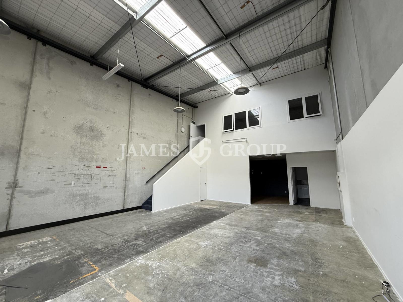 Modern Secure Industrial Unit – 164m²