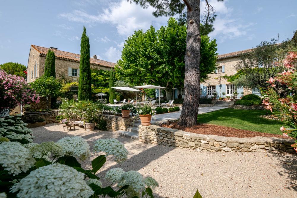 Photographs of Mas Hortensia villa in Provence - Image 15 of 46