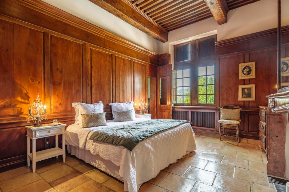Photographs of Chateau de Sannes villa in Provence - Image 44 of 61