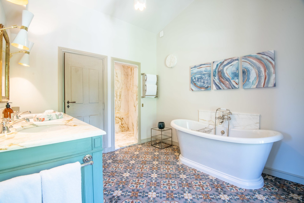 Photographs of Mas des Pierres villa in Provence - Image 21 of 60