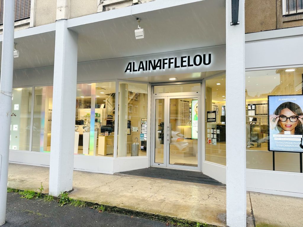 Magasin Opticien 22 avenue du Maréchal Leclerc 08200 SEDAN intérieur