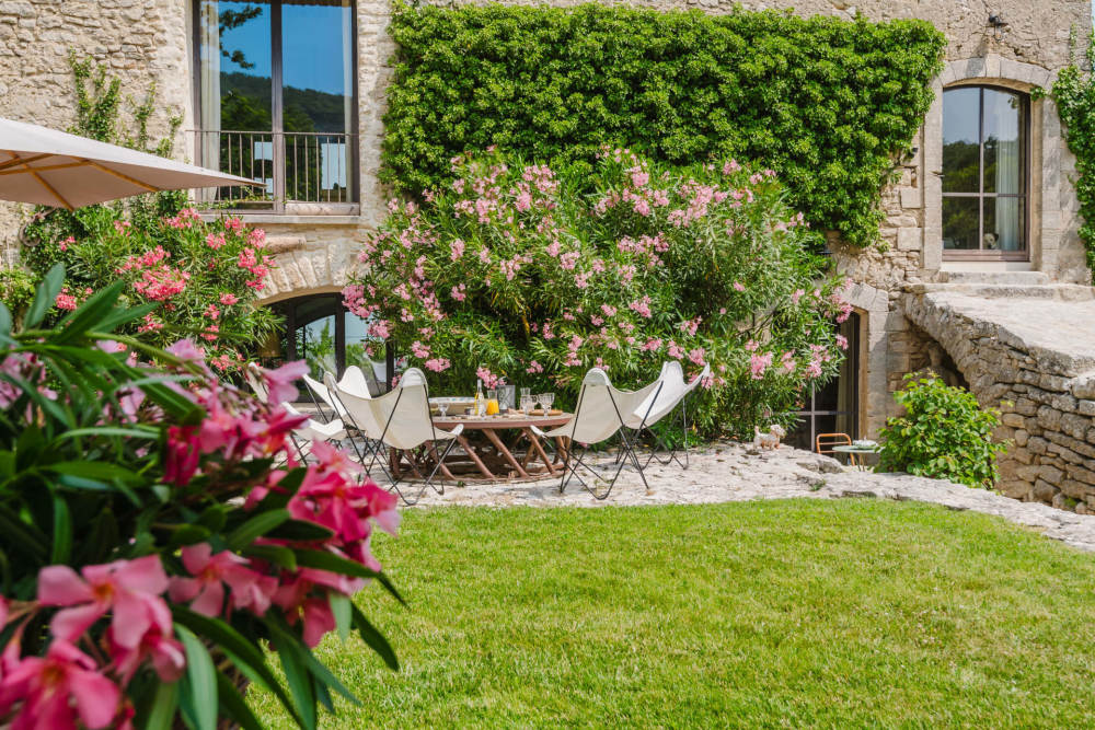 Photographs of Mas des Bleuets villa in Provence - Image 22 of 44