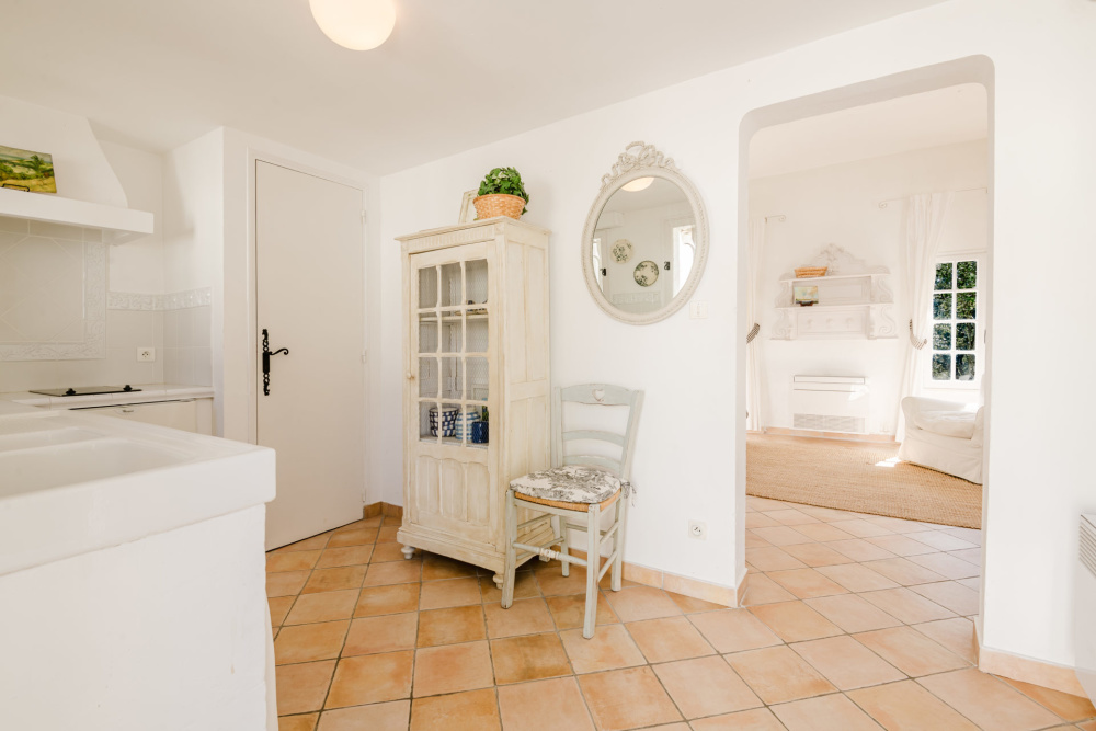 Photographs of Mas des Imberts villa in Provence - Image 37 of 48