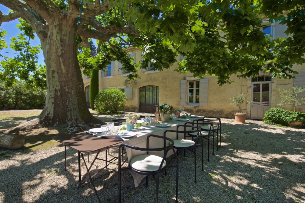 Photographs of Mas de la Galifette villa in Provence - Image 4 of 37