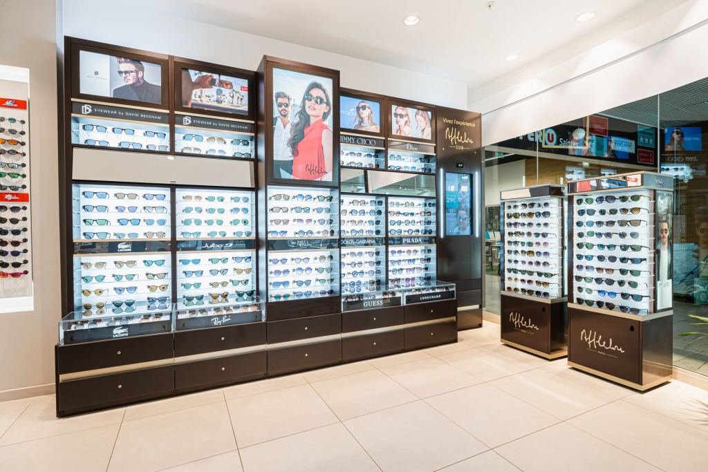 Magasin Opticien 70 cours du Maréchal Leclerc 17100 SAINTES intérieur