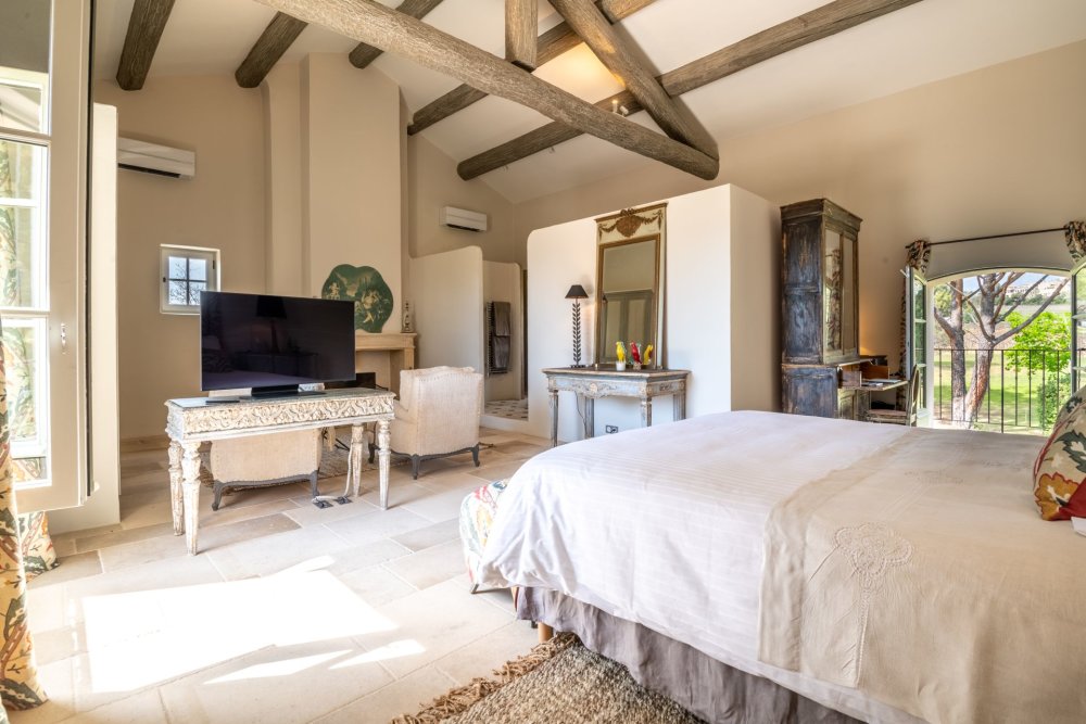 Photographs of Mas des Traditions villa in Provence - Image 18 of 41