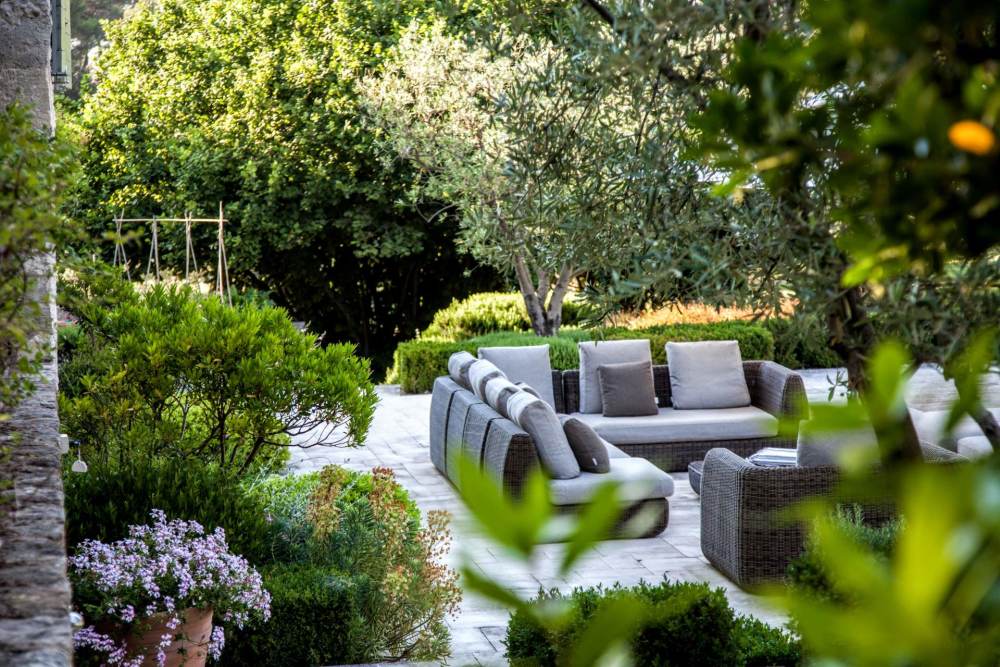 Photographs of Mas la Calade villa in Provence - Image 3 of 38