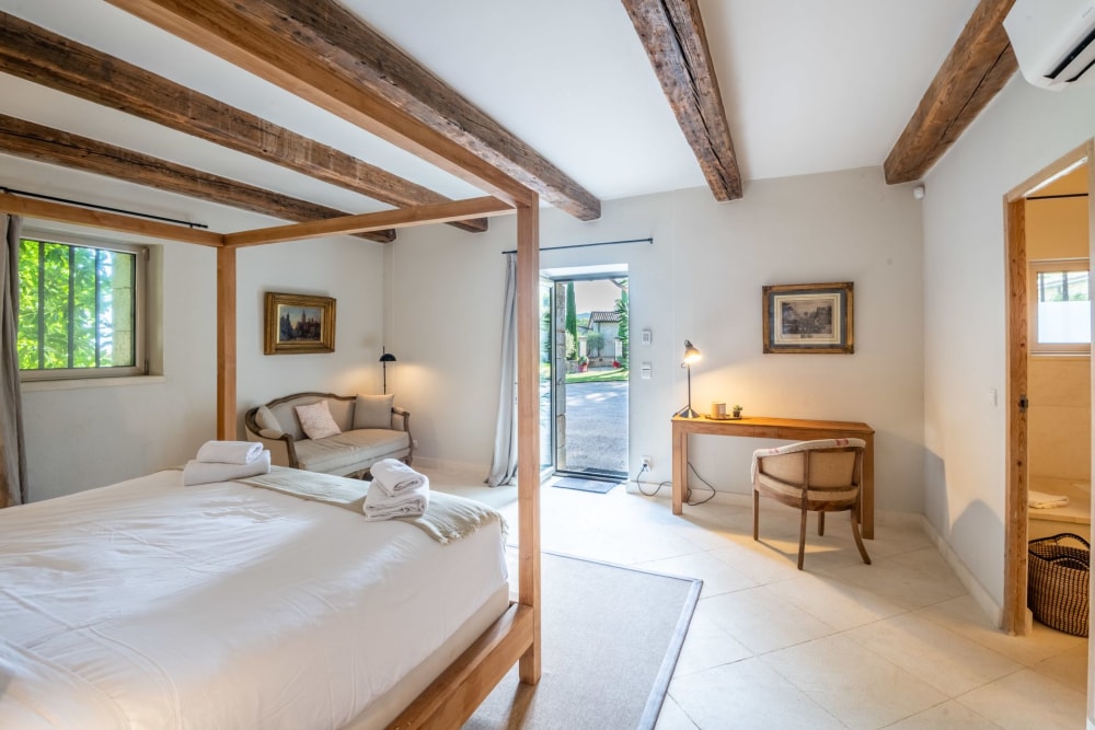 Photographs of Mas de Lacoste villa in Provence - Image 54 of 64