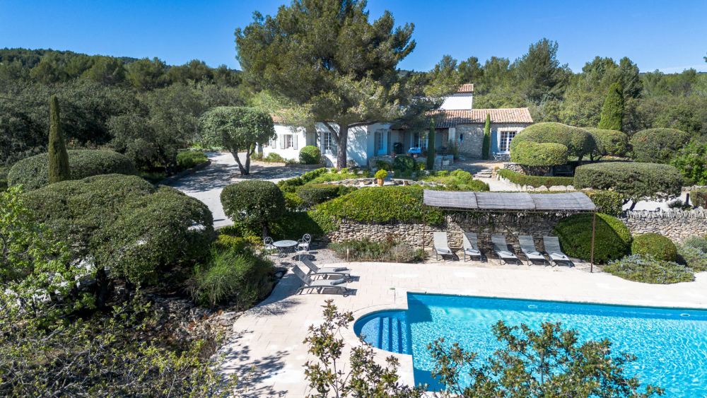 Photographs of Mas des Imberts villa in Provence - Image 1 of 48