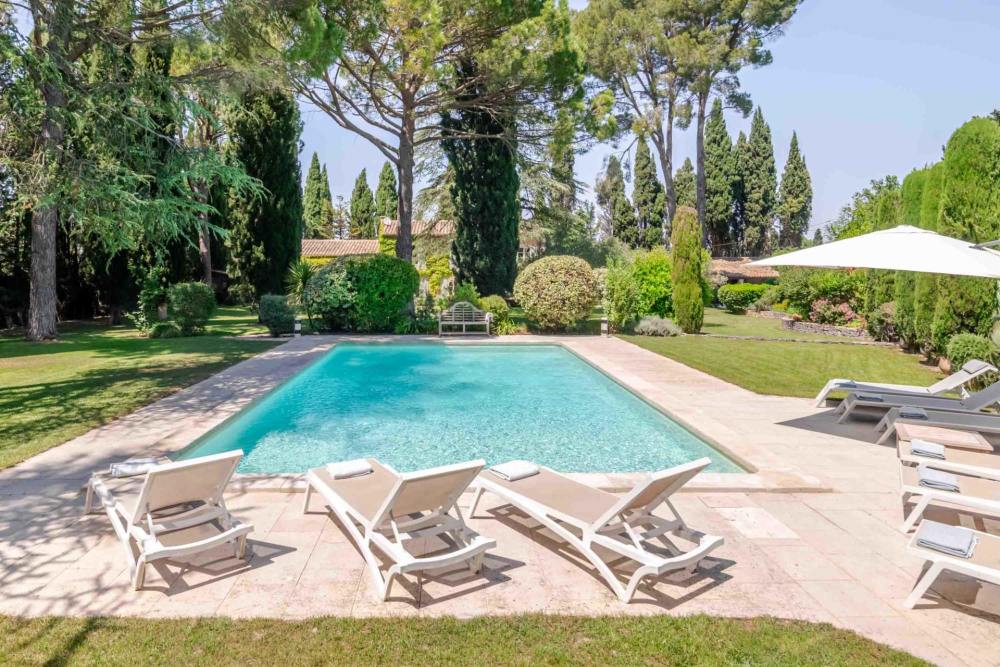 Photographs of Bastide de La Douceur villa in Provence - Image 3 of 31