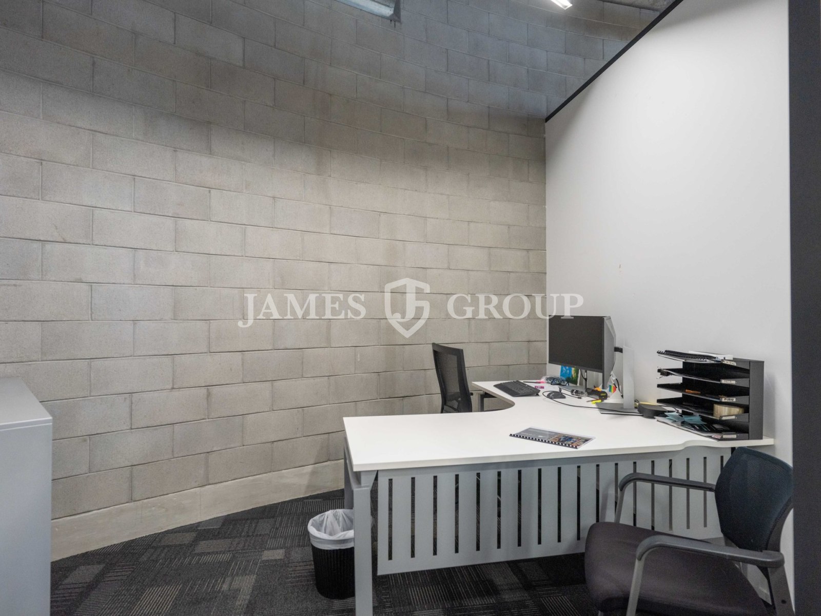Large City Works Depot Office | 585m²