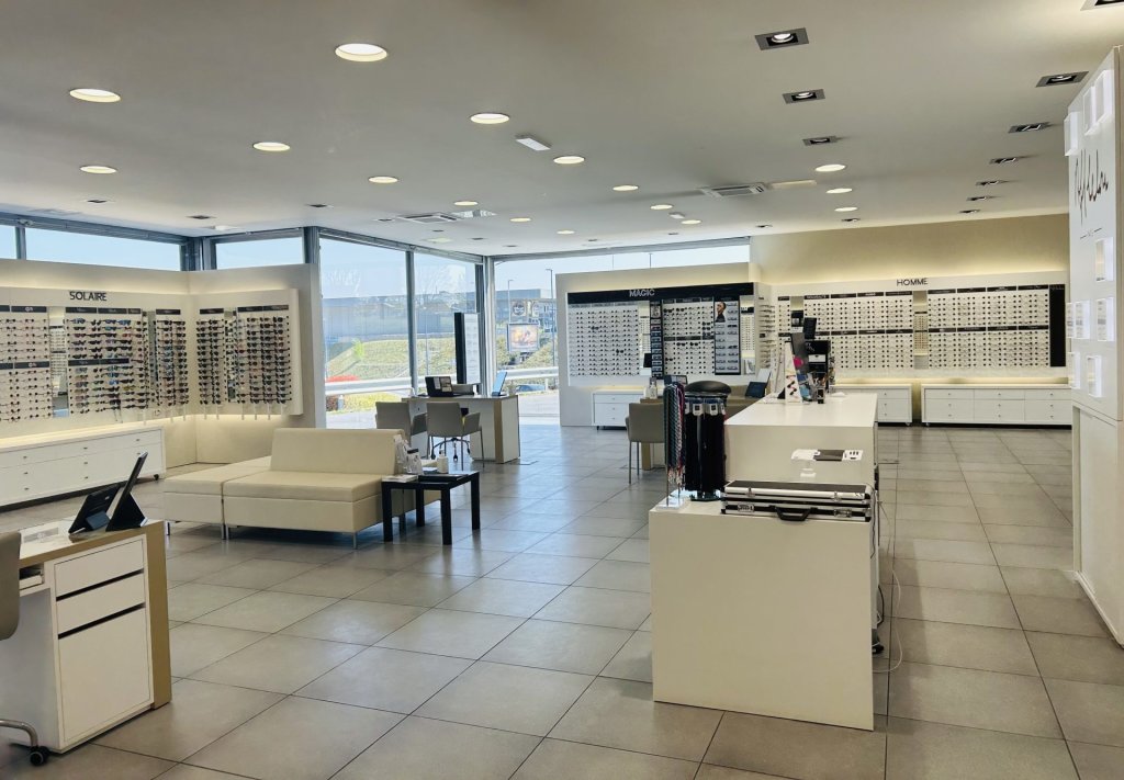 Magasin Opticien C.C. Carrefour - route de Soissons 51430 TINQUEUX intérieur
