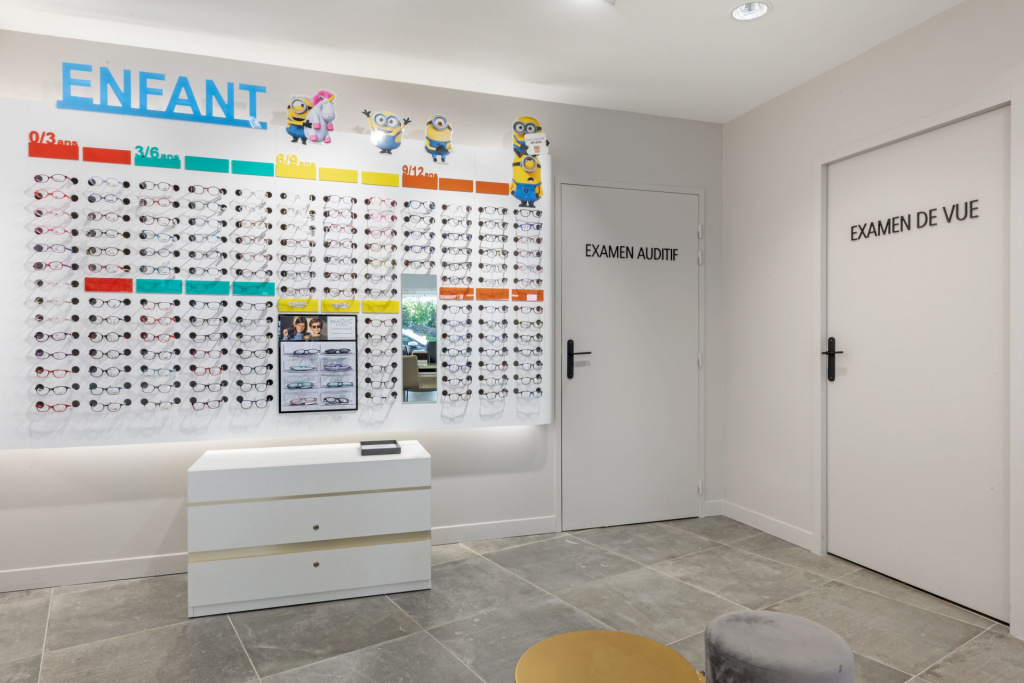 Magasin Opticien 3 quai Carnot 29900 CONCARNEAU intérieur
