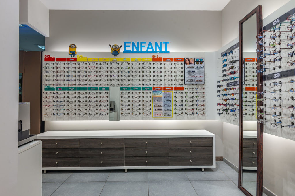Magasin Opticien 8 place Jean Deffaugt 74100 ANNEMASSE intérieur