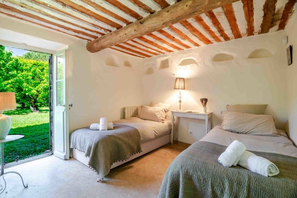 Photographs of Mas des Roses villa in Provence - Image 29 of 44