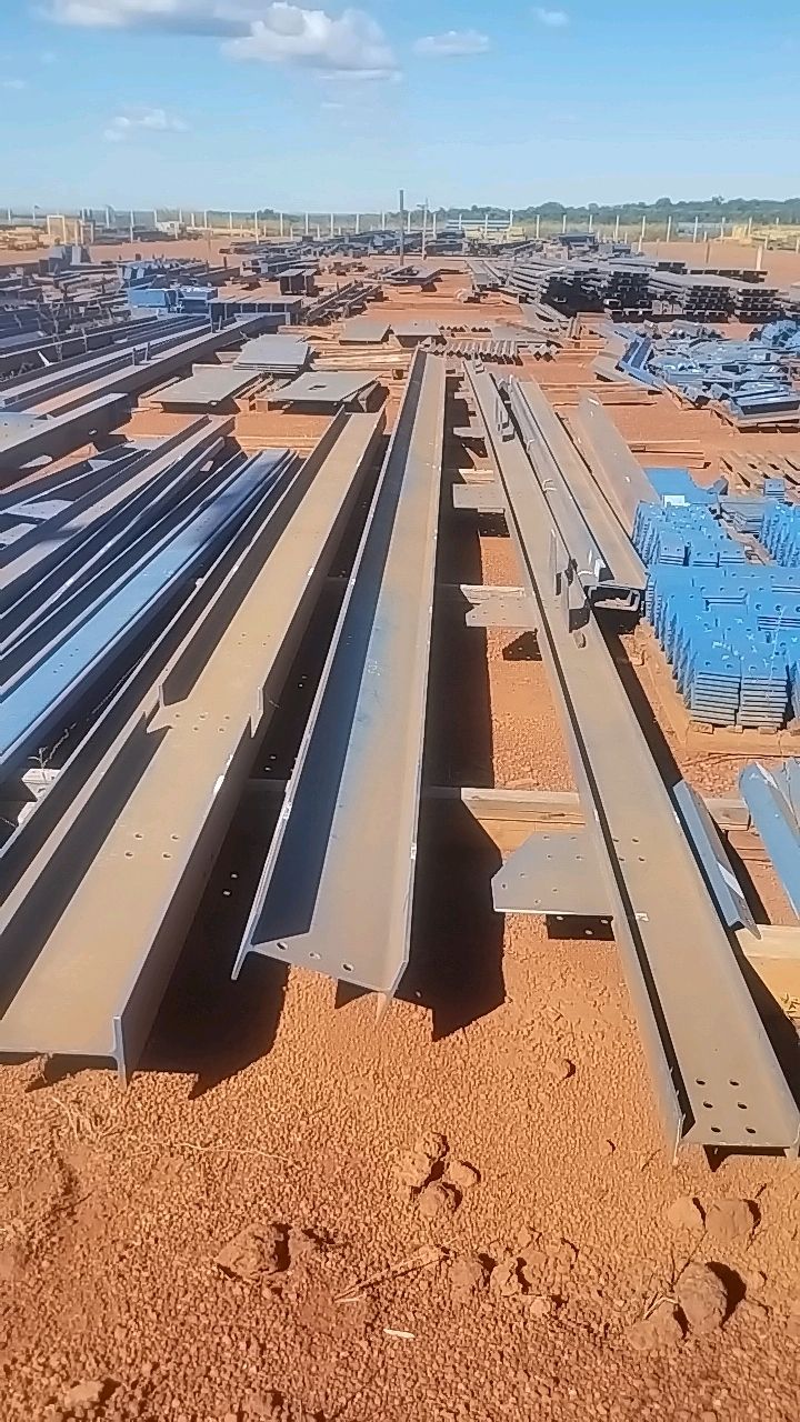 Lot of Metal Structures / BOX 11