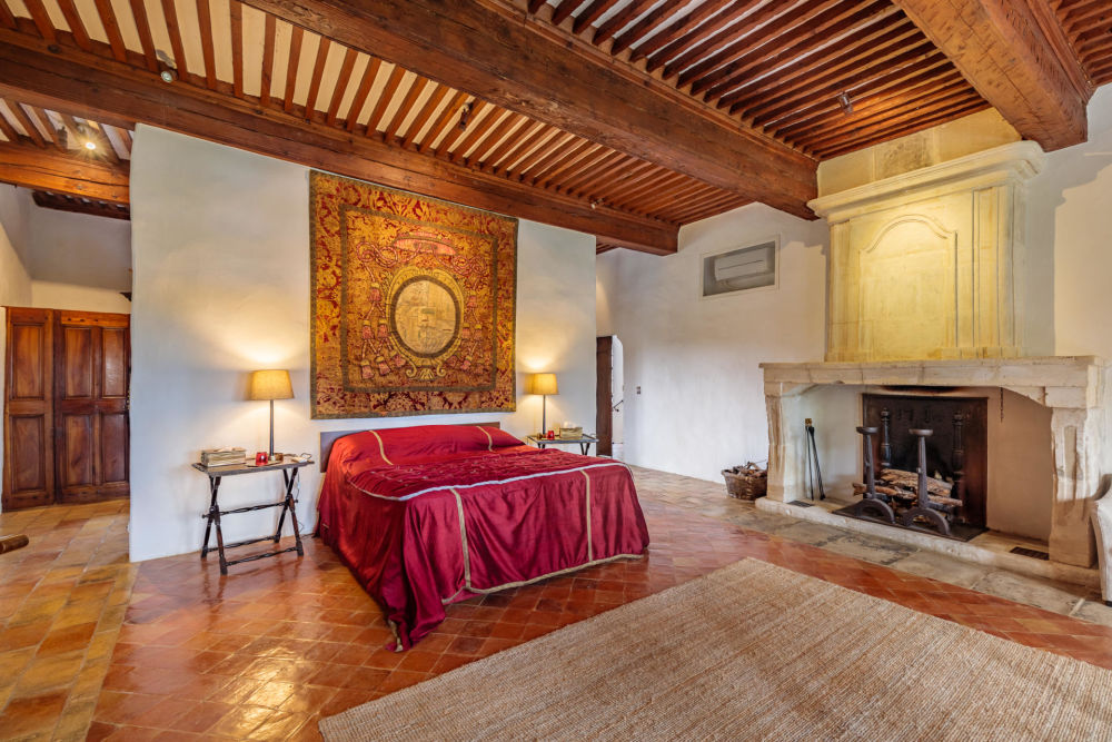 Photographs of Chateau de Sannes villa in Provence - Image 30 of 61