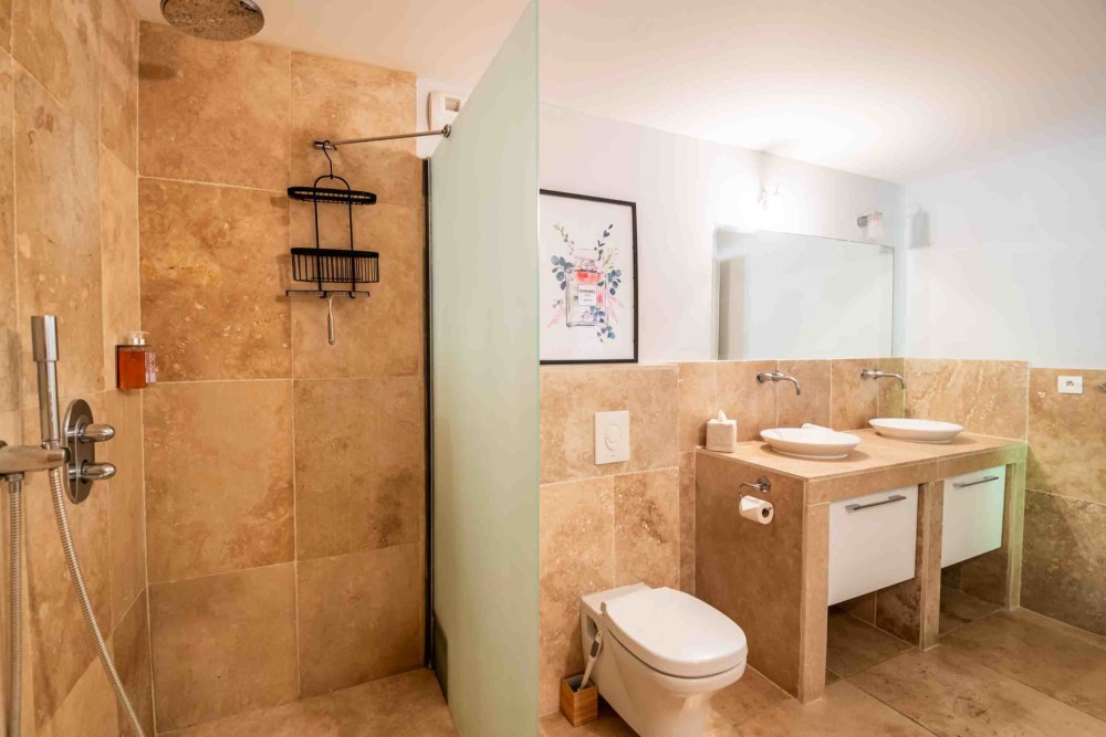 Photographs of Le Repaire de Gordes villa in Provence - Image 20 of 28