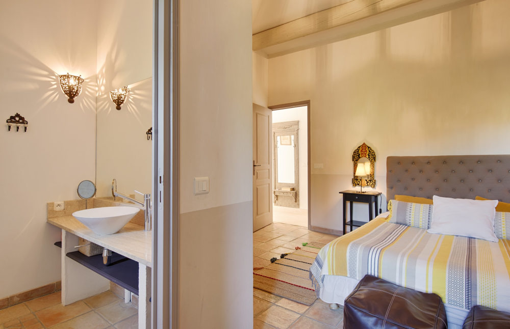 Photographs of Mas de Roquebrune villa in Provence - Image 23 of 32
