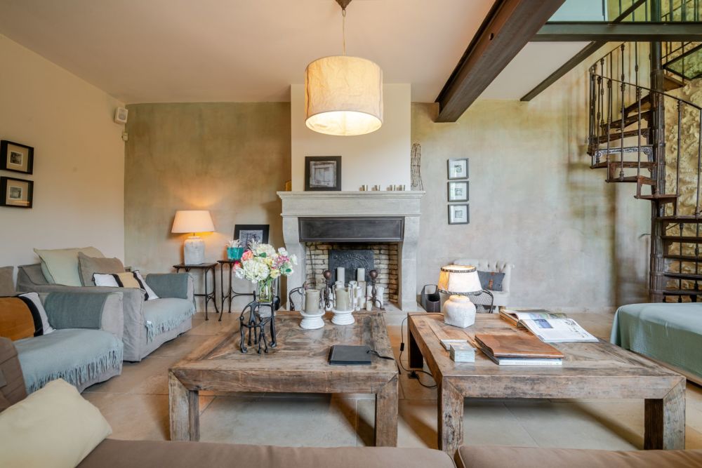 Photographs of Mas de Velorgues villa in Provence - Image 7 of 58