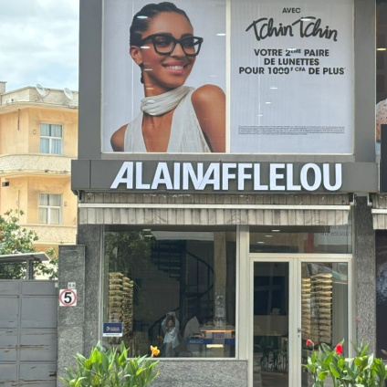 Magasin Opticien 72 avenue Charles de Gaulle - (local N°4) 99324 POINTE-NOIRE