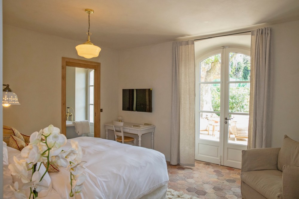 Photographs of Domaine des Murmures villa in Provence - Image 22 of 52