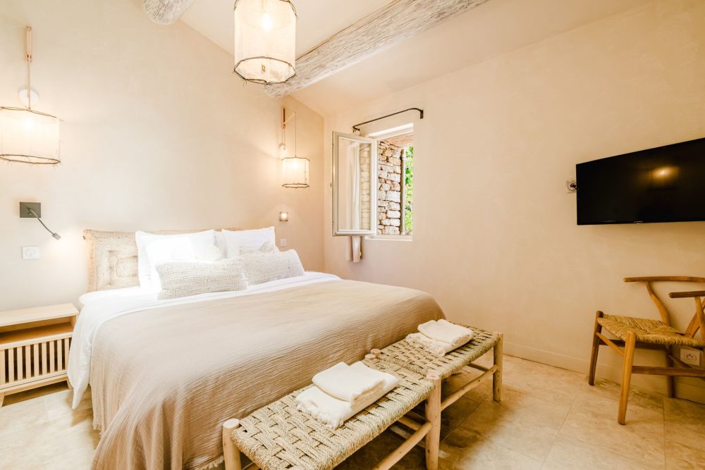 Photographs of Le Hameau de Sénanque villa in Provence - Image 42 of 60