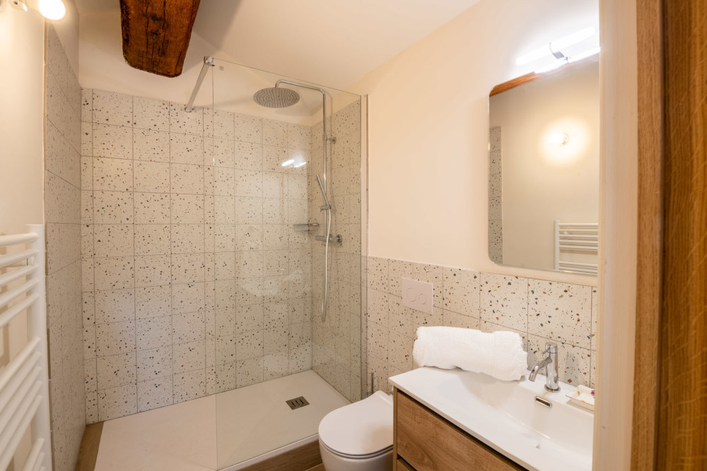 Photographs of Mas du Lauzange villa in Provence - Image 37 of 43