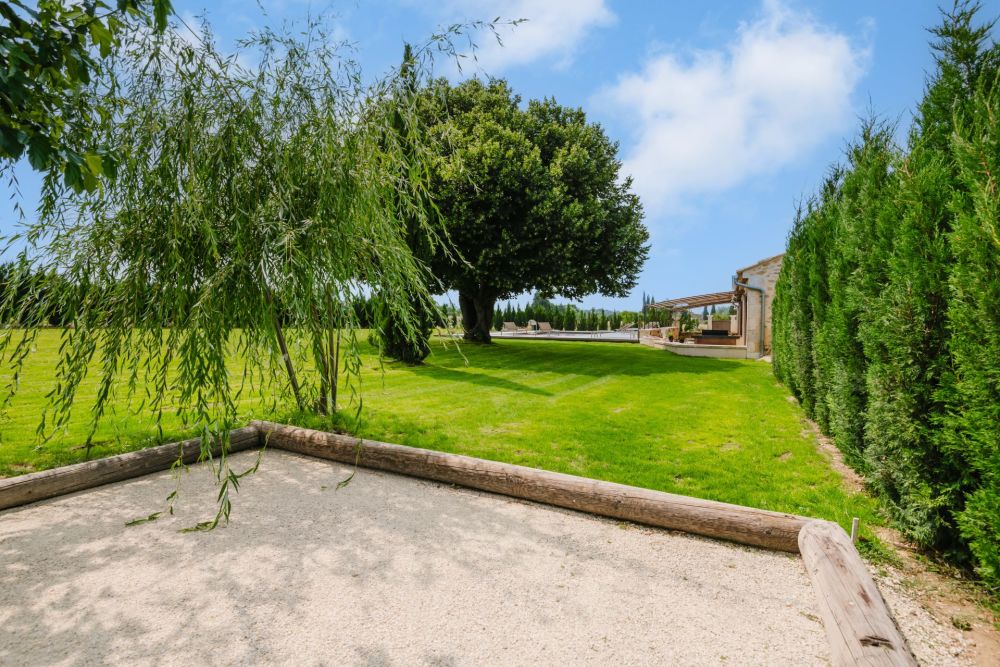Photographs of Mas de l’Ebéniste villa in Provence - Image 33 of 49