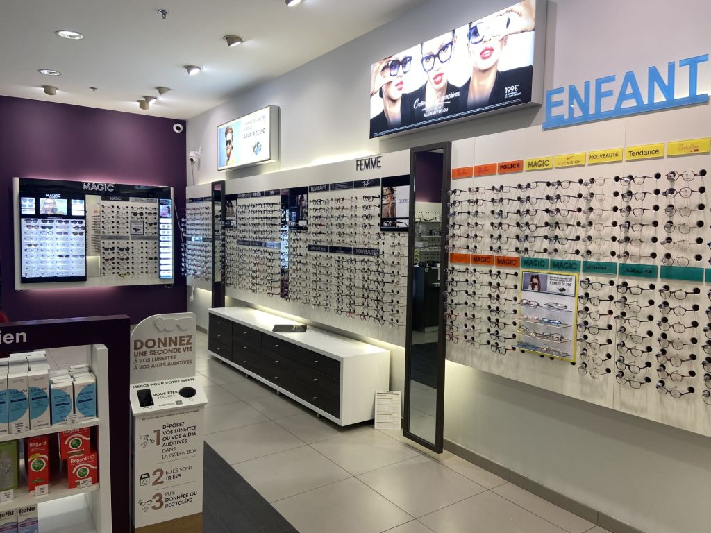 Magasin Opticien C.C. Cora - boulevard Kennedy 70000 VESOUL intérieur