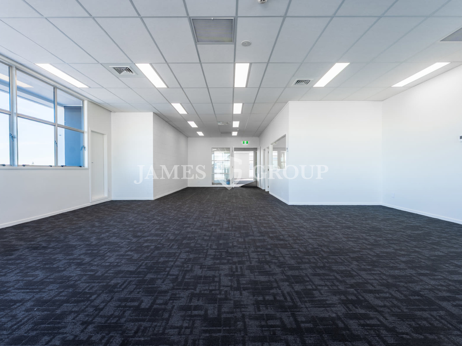 Modern 105m² Penrose Office With Onsite Parking