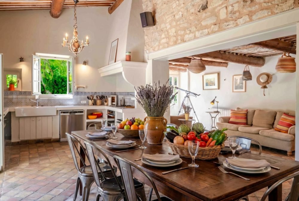 Photographs of Mas des Roses villa in Provence - Image 8 of 44