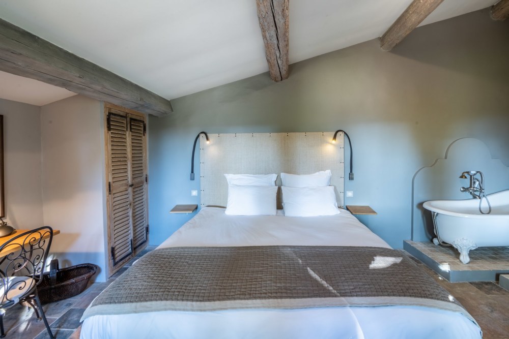 Photographs of Mas des Cigales villa in Provence - Image 22 of 41
