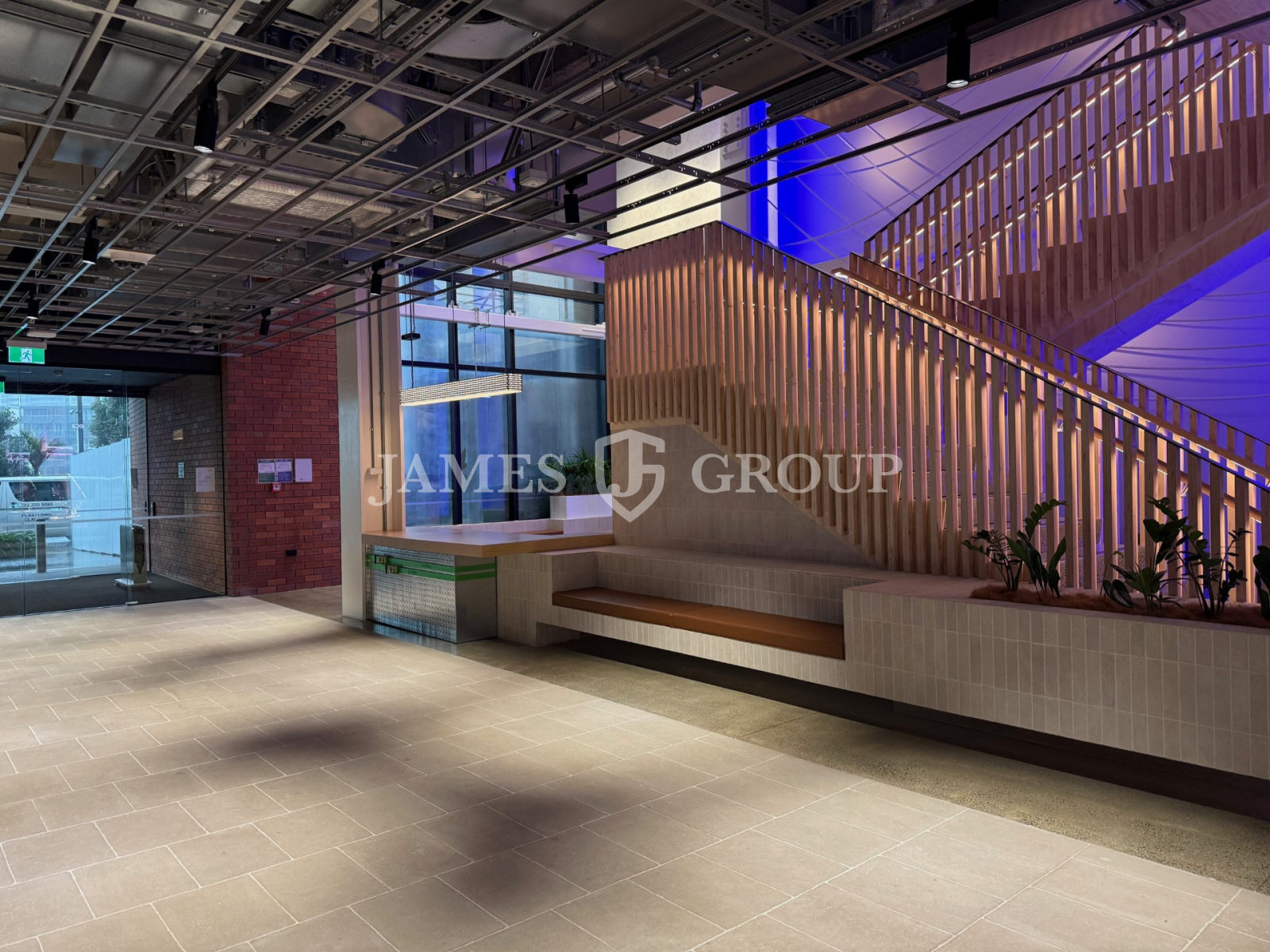 1,974m² Office With Stunning Waterfront Views