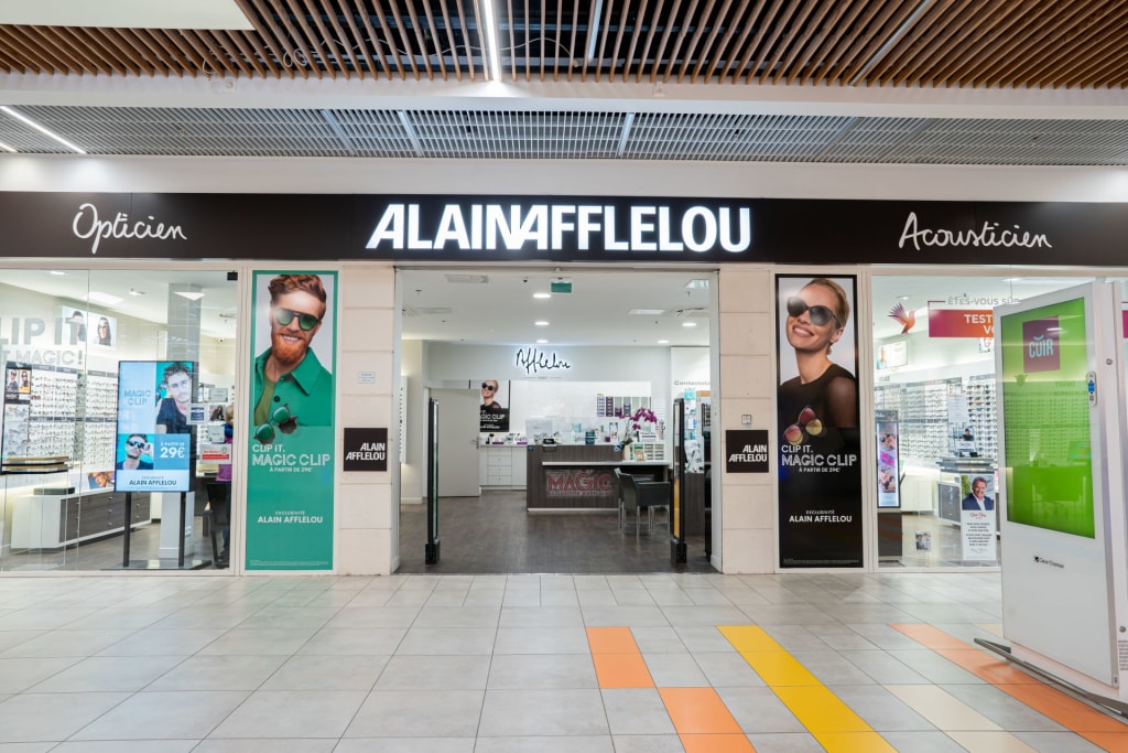 Magasin Opticien C.C. Carrefour 18000 BOURGES extérieur