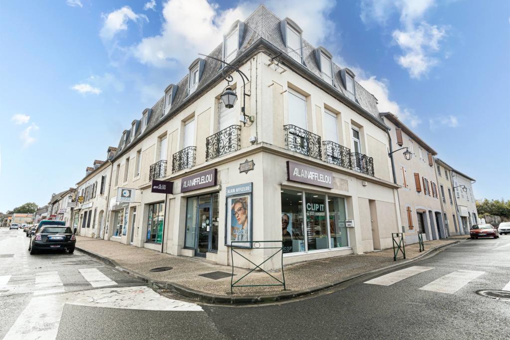 Magasin Opticien 2 avenue Joseph Fitte 65500 VIC-EN-BIGORRE extérieur