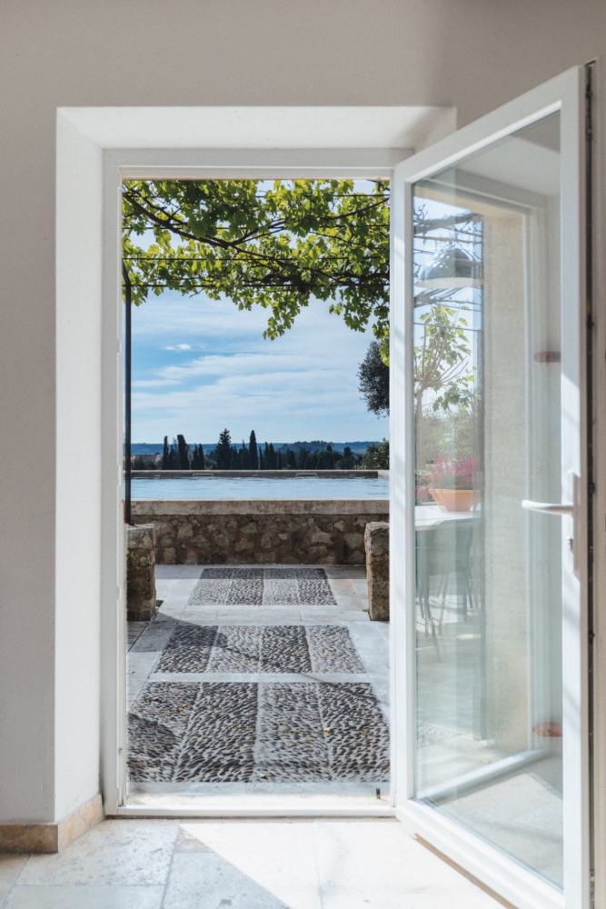 Photographs of Mas des Charmes villa in Provence - Image 33 of 39