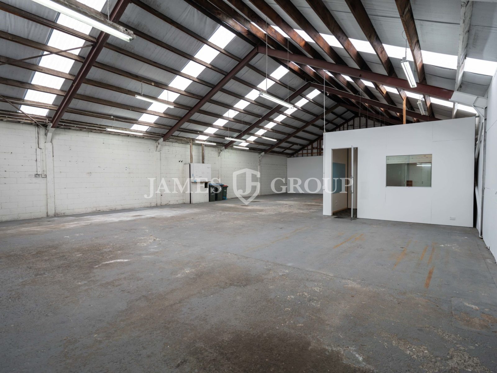 Functional 342m² Warehouse | Saint Johns
