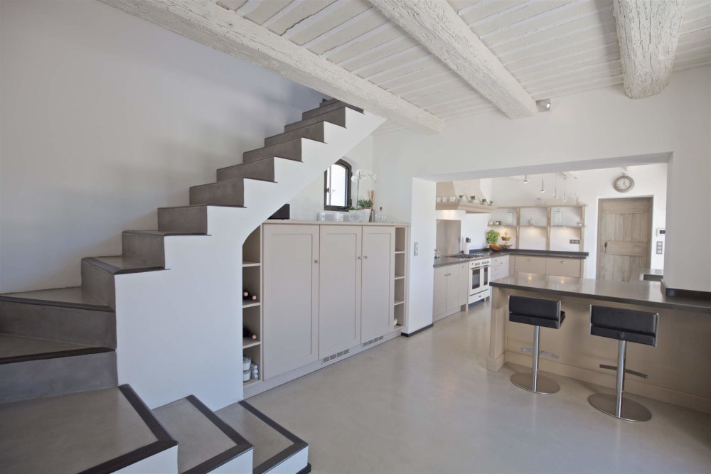 Photographs of Mas des Platanes villa in Provence - Image 8 of 36